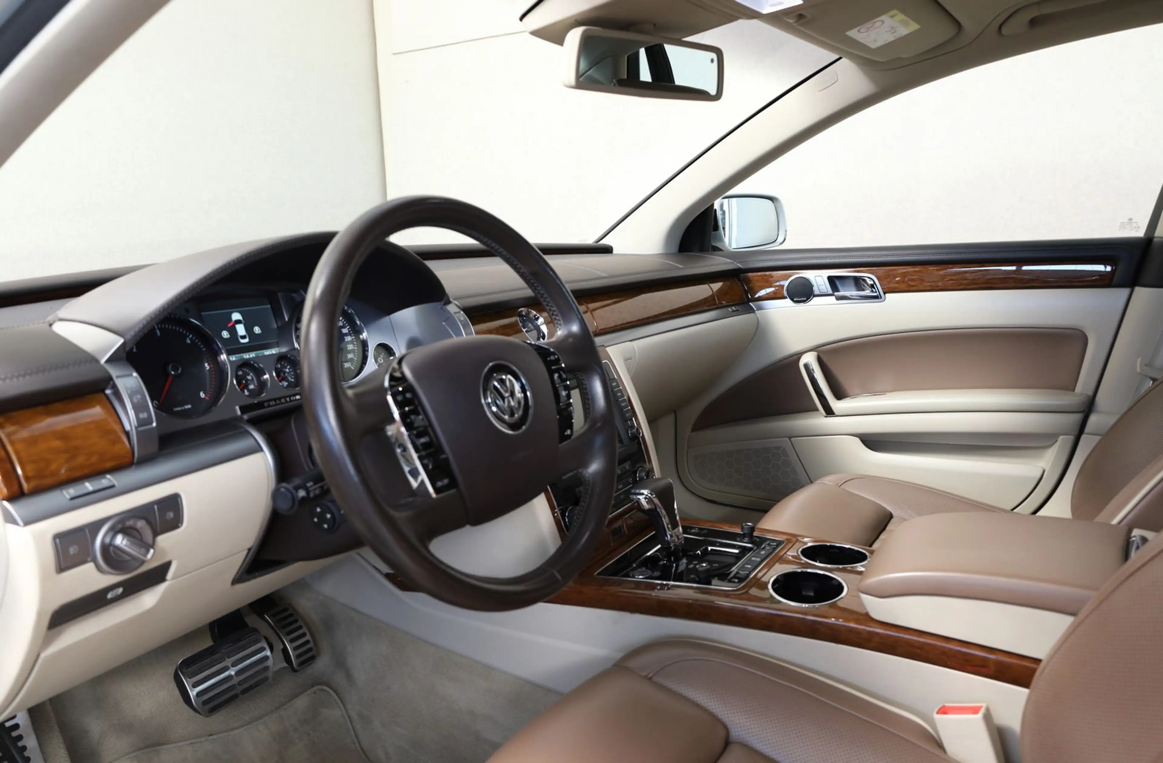 Volkswagen Phaeton V6 TDI 5-Sitzer 4Motion*Exclusiv*4x Mass — photo 11