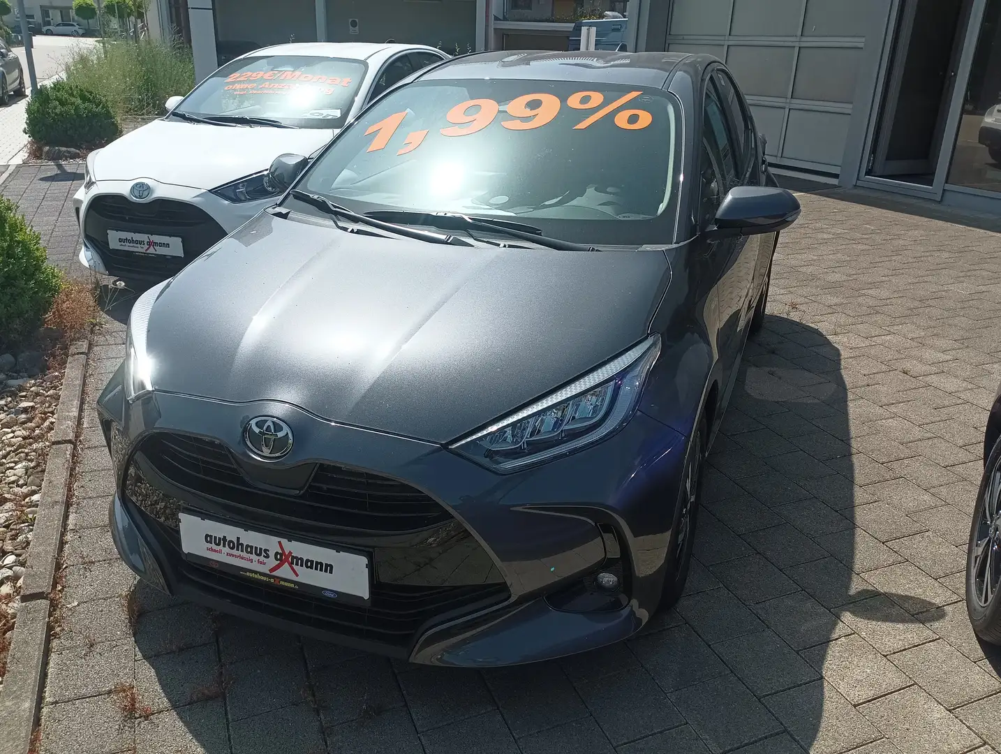 Toyota Yaris Hybrid 116 1.5 VVT-i Teamplayer Grigio - 1
