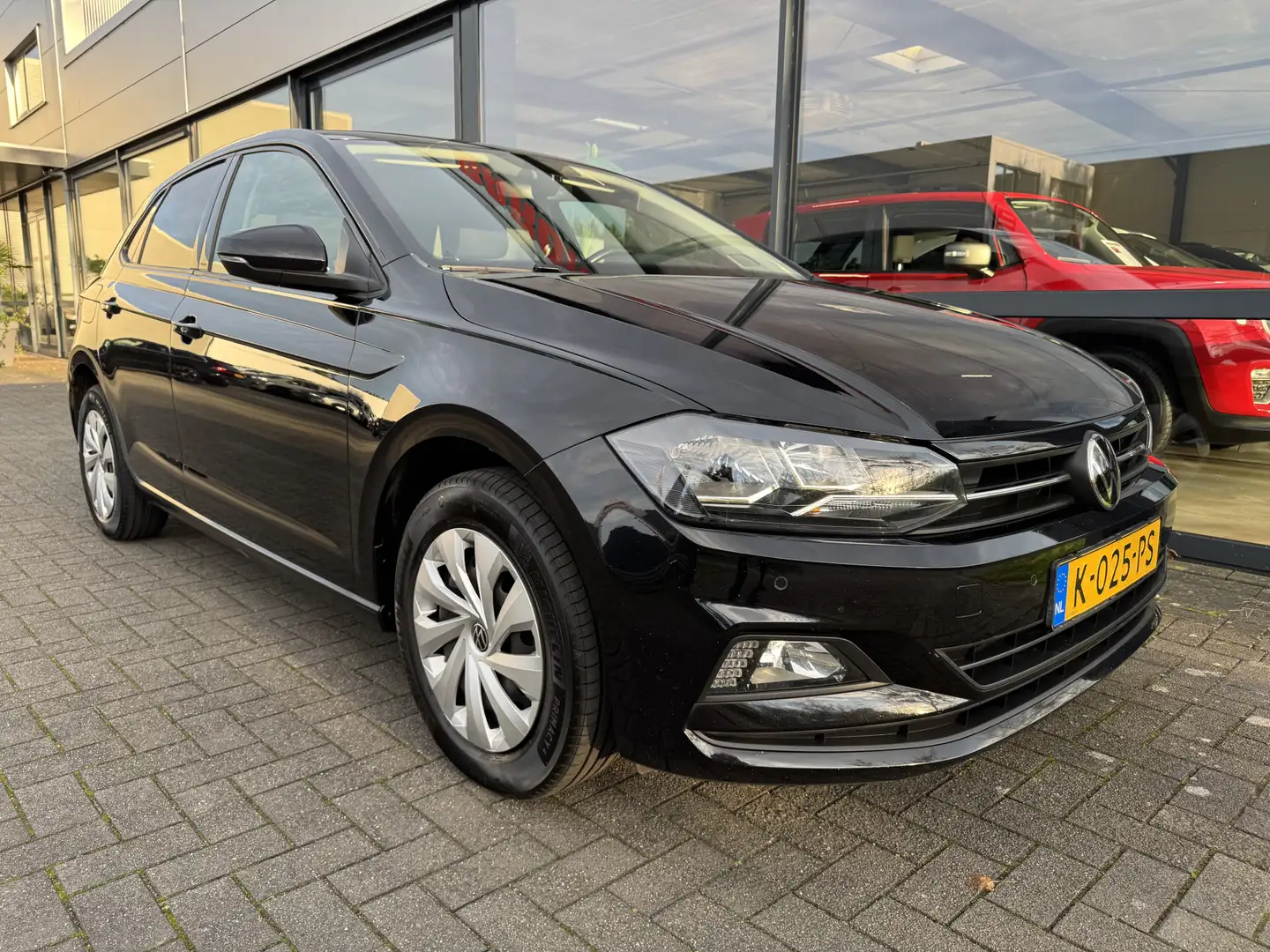 Volkswagen Polo 1.0 TSI Comfortline Business Zwart - 2
