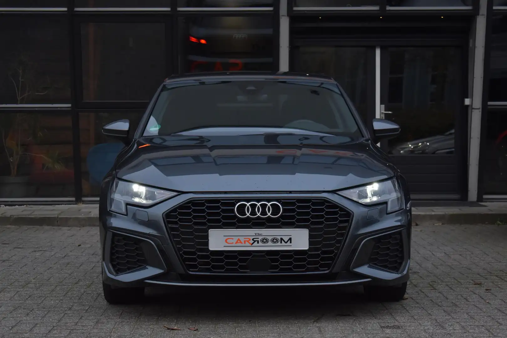 Audi A3 Sportback 40 TFSI e S Line Keyless ACC Lane Carpla Grau - 2