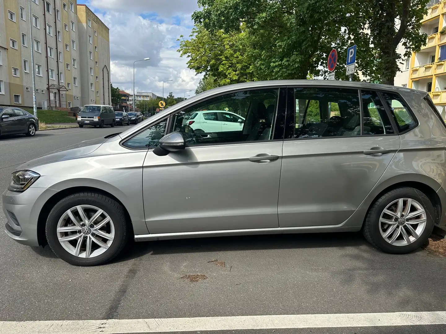 Volkswagen Golf Sportsvan Golf Sportsvan 1.0 TSI OPF Comfortline Silber - 2