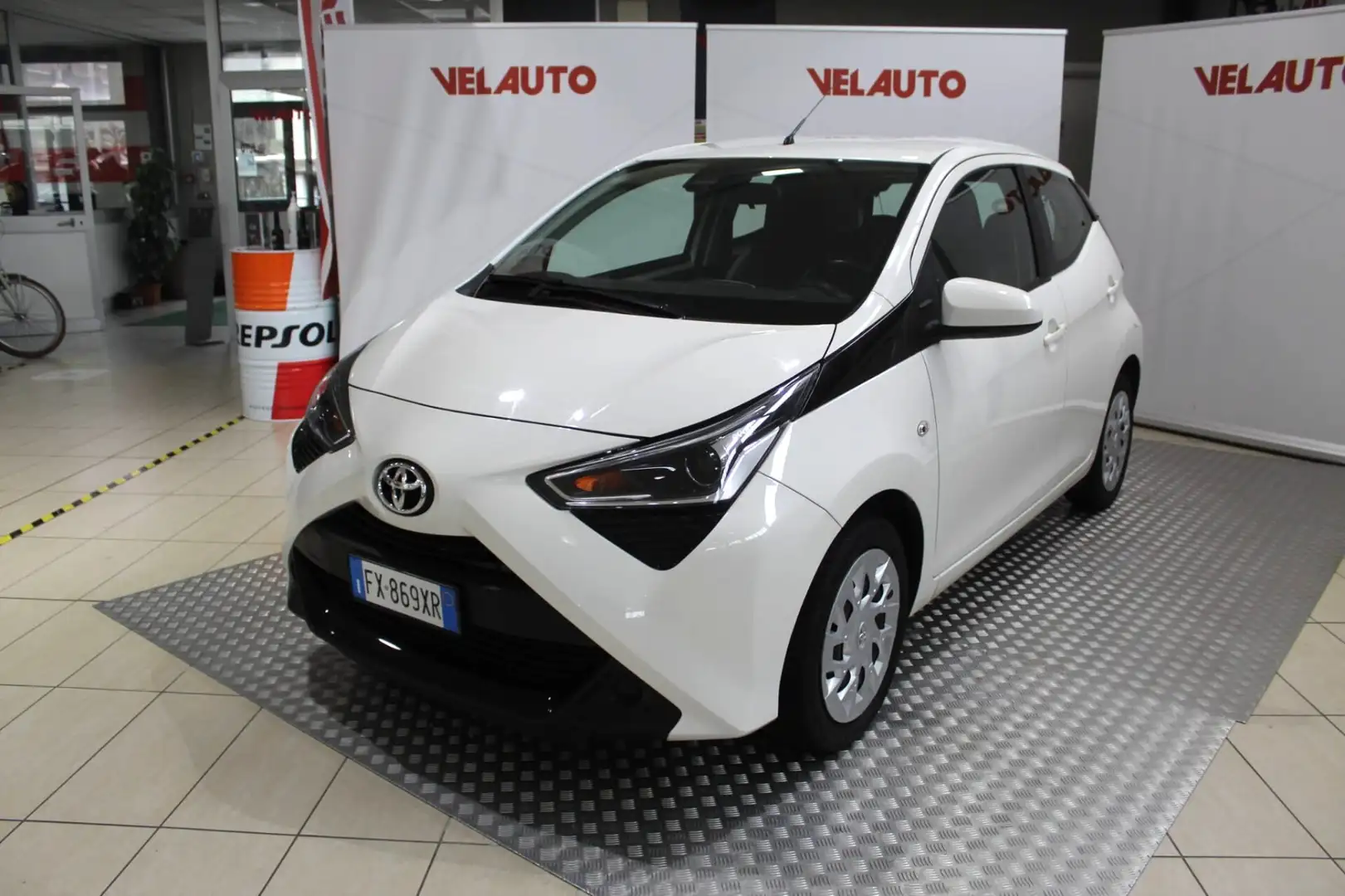 Toyota Aygo 1.0 VVT-i 72 CV 5 porte x-cool Bianco - 1