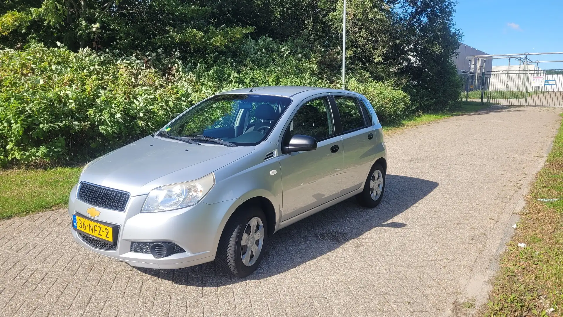 Chevrolet Aveo 1.2 16V L Grijs - 2