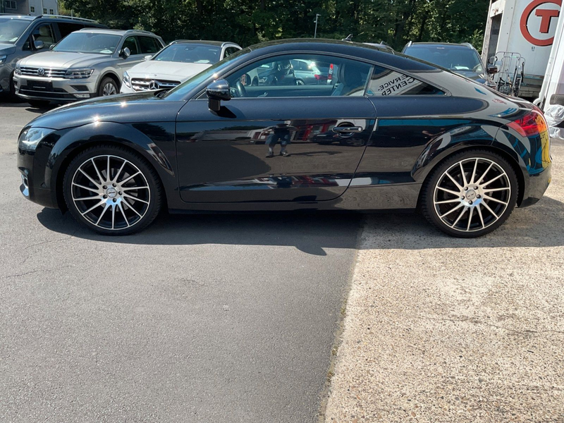 Audi TT 2.0 TFSI Coupe quattro PDC Klima — photo 8