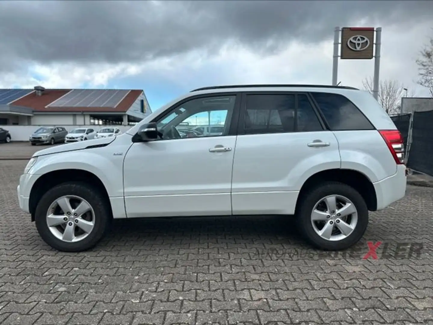 Suzuki Grand Vitara 1.9 DDIS Comfort 50 MM höher Leder Weiß - 1