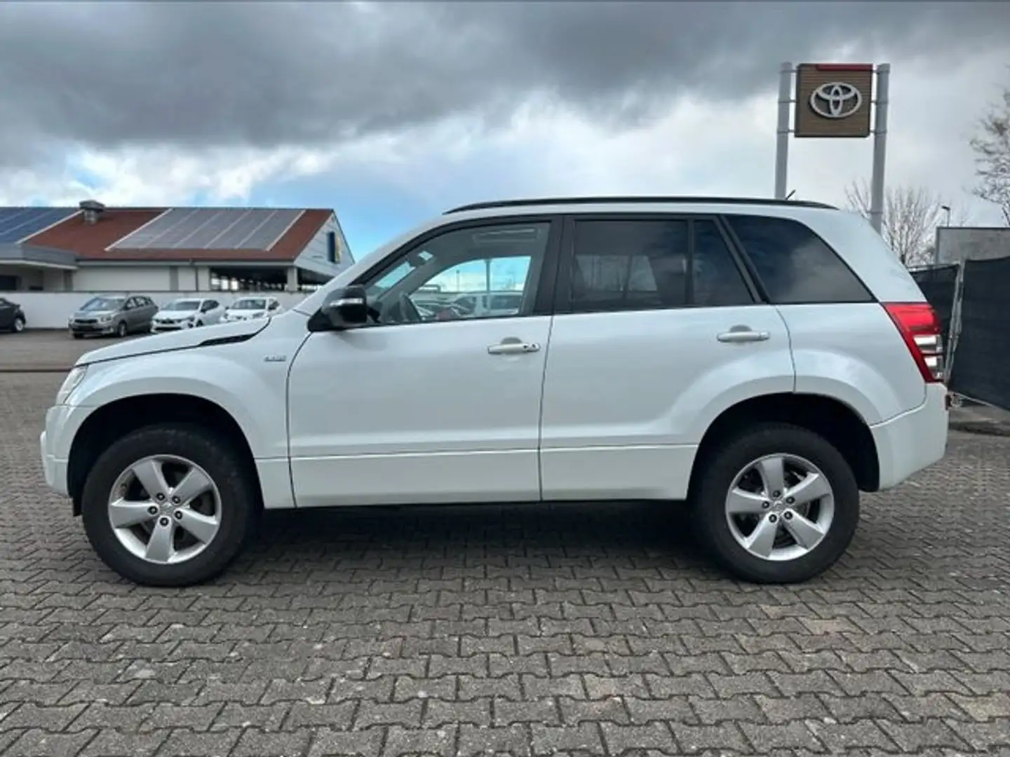 Suzuki Grand Vitara 1.9 DDIS Comfort 50 MM höher Leder - 2