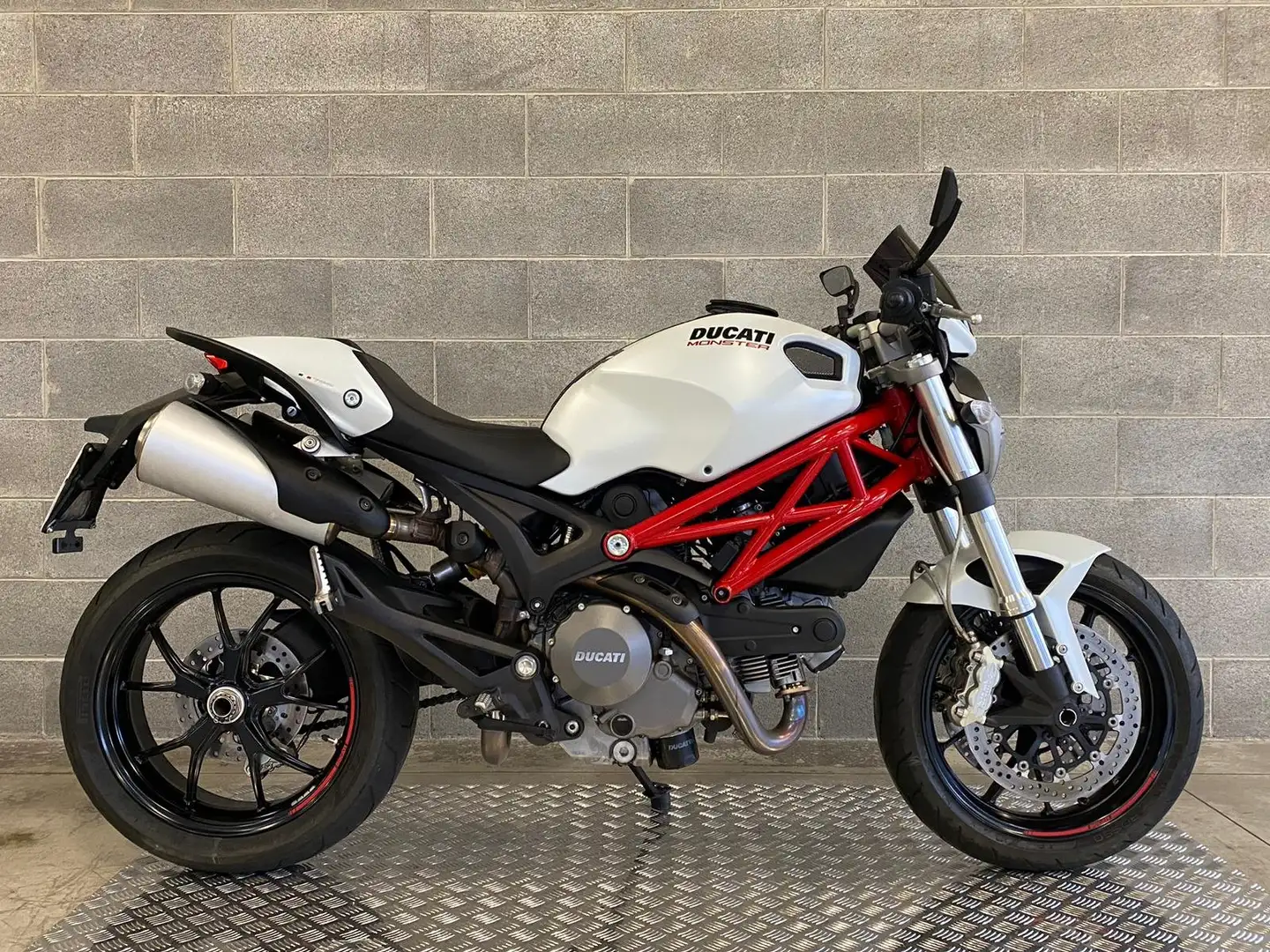 Ducati Monster 796 CAMPAGNA PROVA RISCATTA O RENDI. Alb - 1