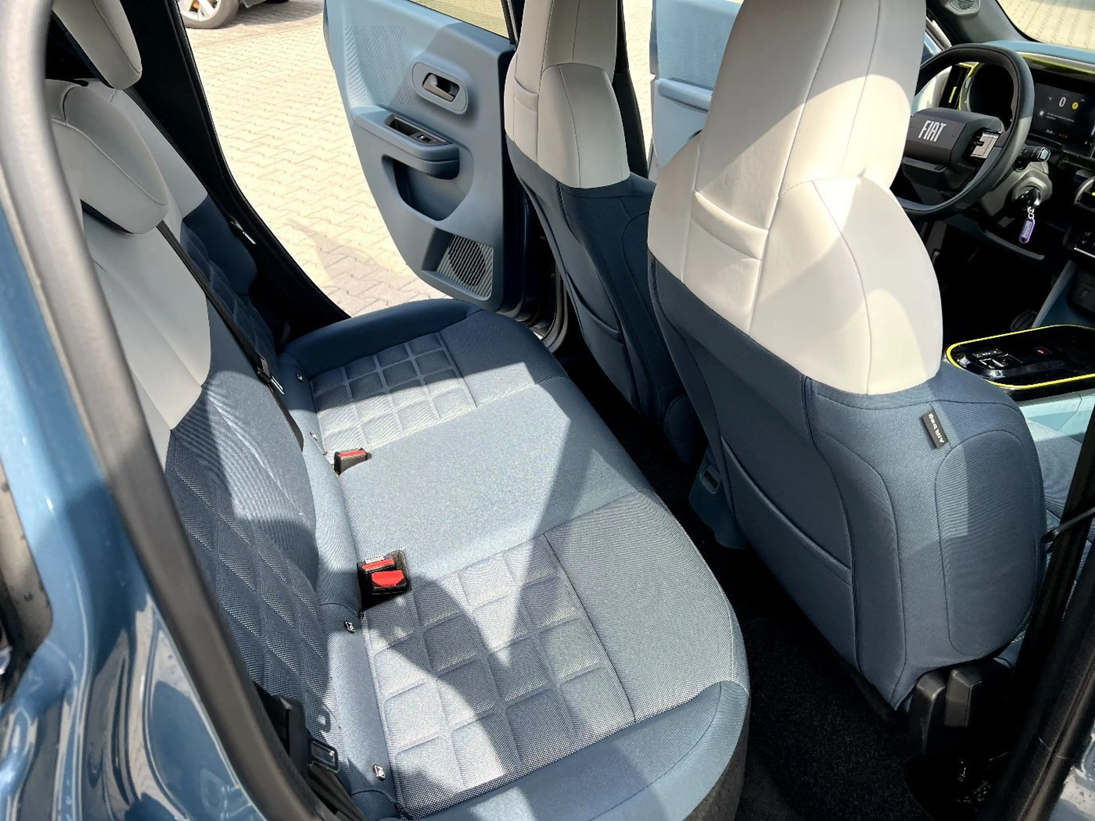 Fiat Grande Panda 1.2 eDCT La Prima *LED Navi Sitzh.* — photo 15