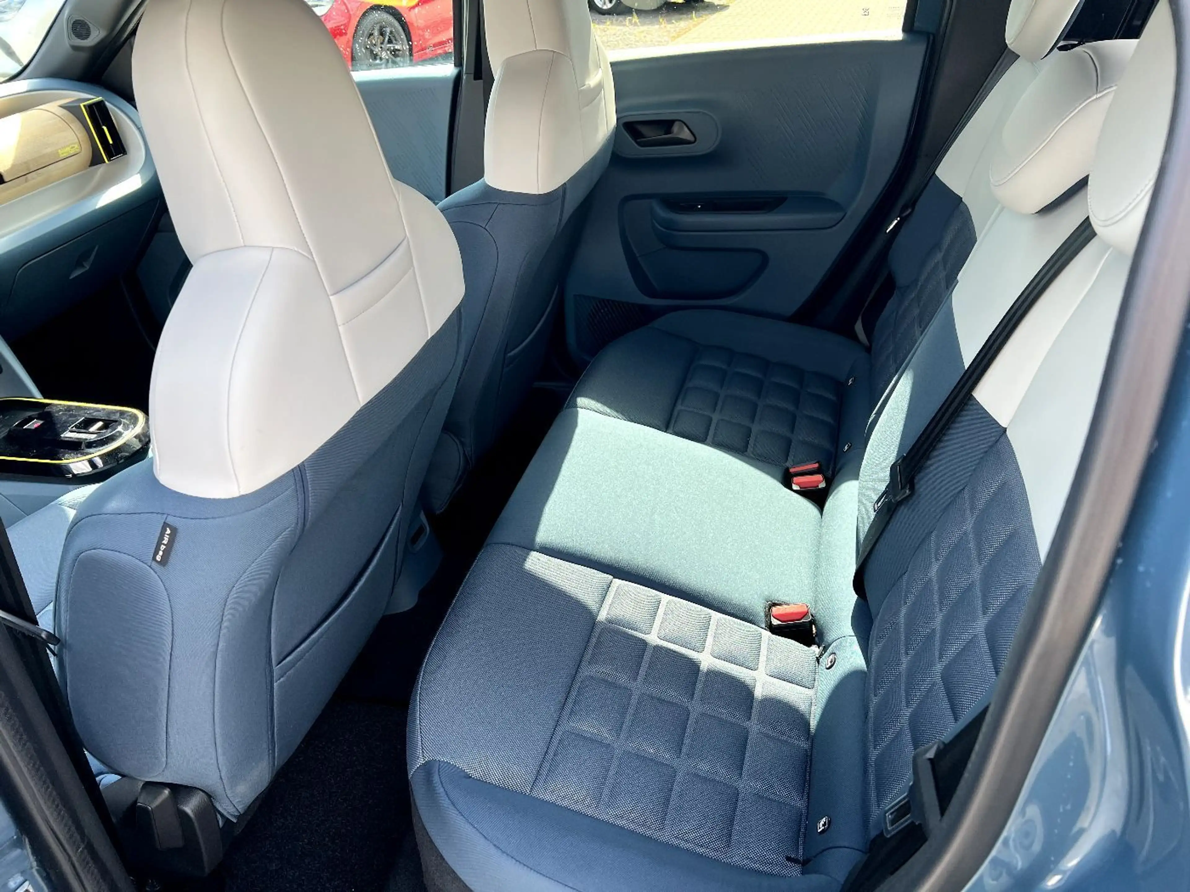 Fiat Grande Panda 1.2 eDCT La Prima *LED Navi Sitzh.* — photo 12