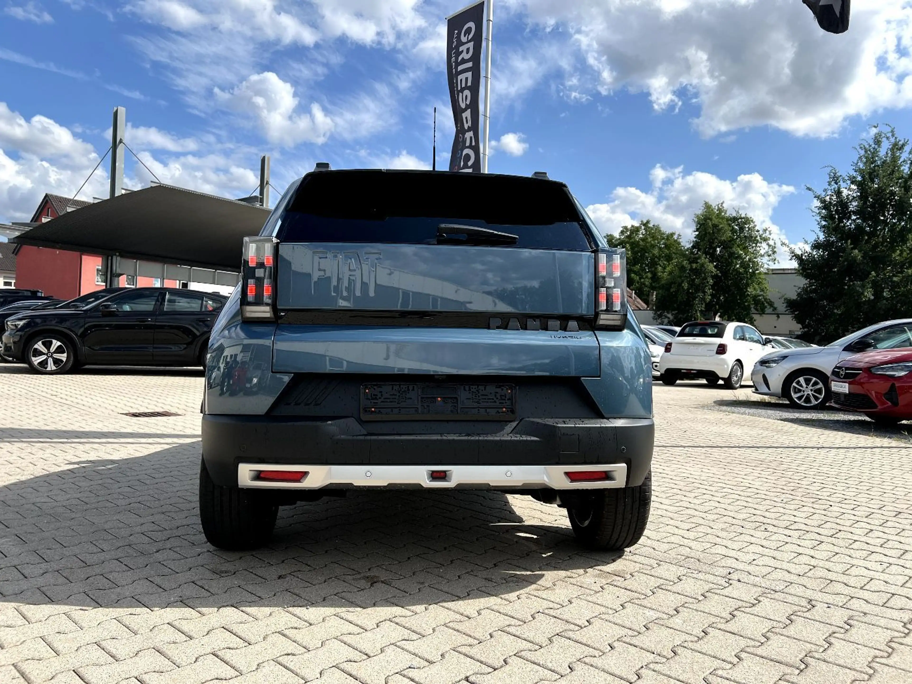 Fiat Grande Panda 1.2 eDCT La Prima *LED Navi Sitzh.* — photo 2