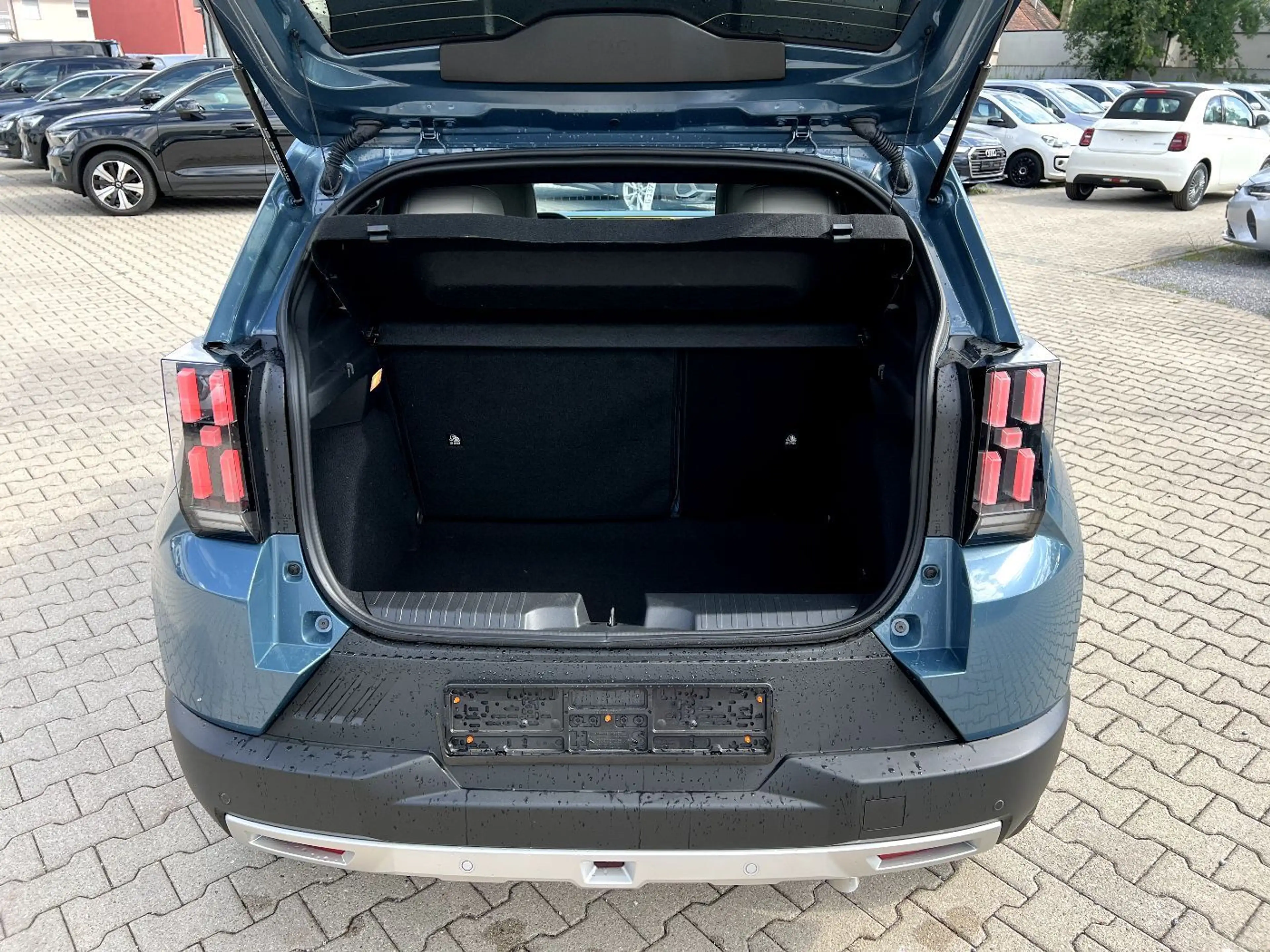 Fiat Grande Panda 1.2 eDCT La Prima *LED Navi Sitzh.* — photo 7