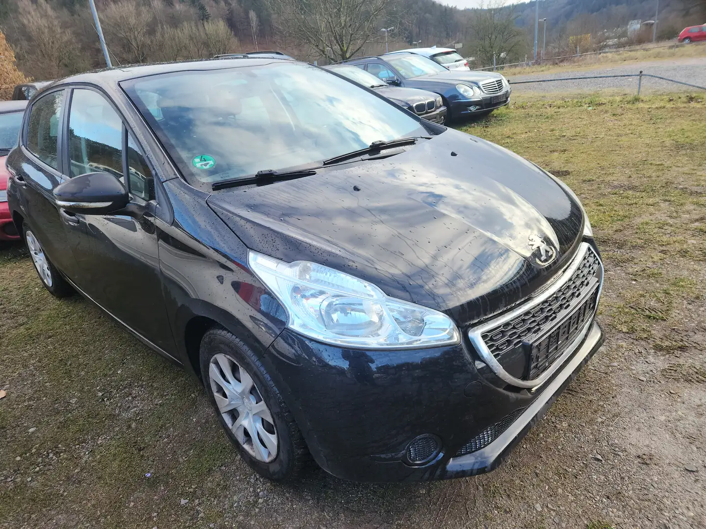 Peugeot 208 Noir - 1