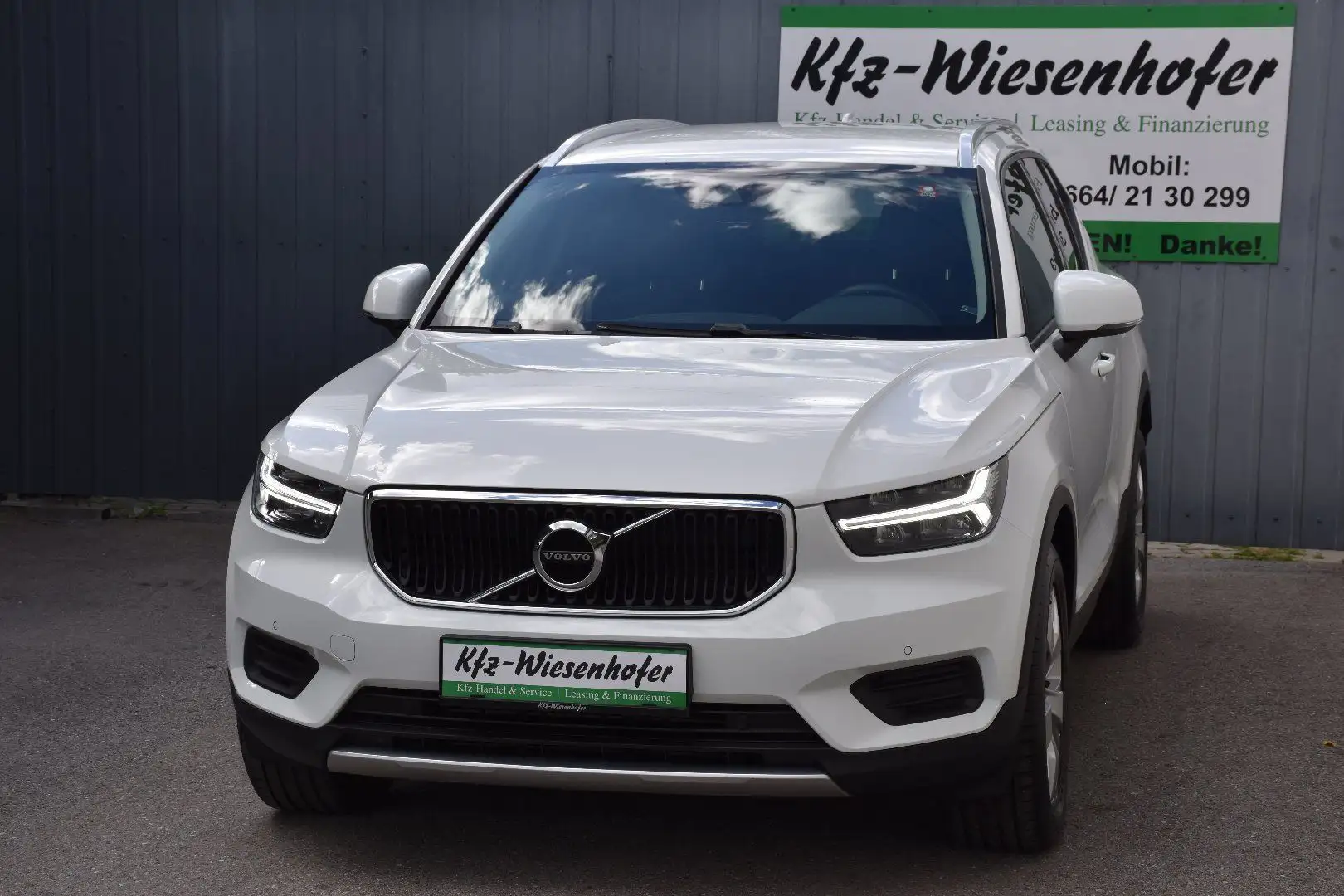Volvo XC40 XC 40 T3 2WD Momentum Pro / Rückfahrkamera / Fina Weiß - 2