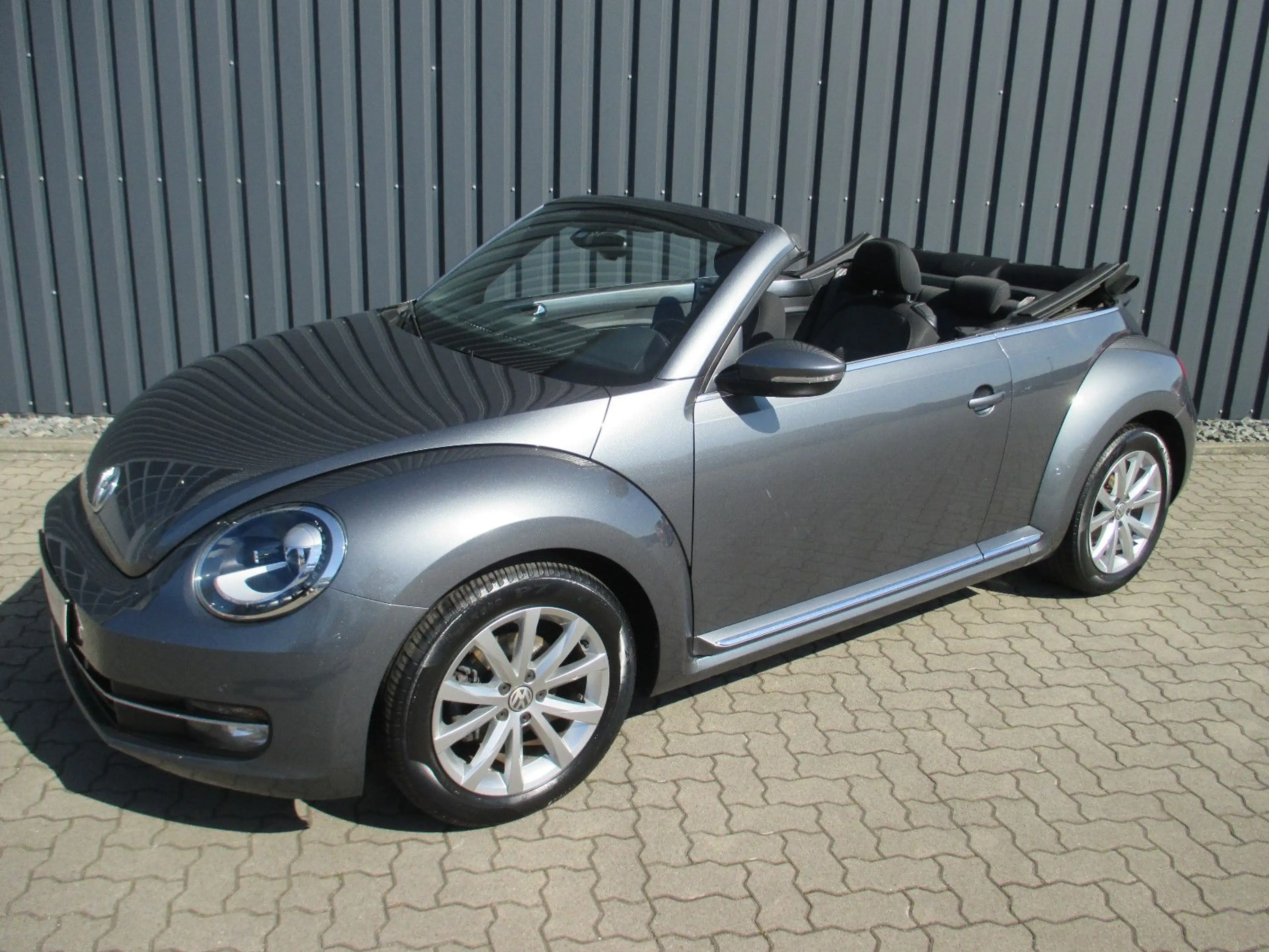 Volkswagen Beetle Cabriolet Design  1.2 77kw 6-Gang,NAVI, — photo 2