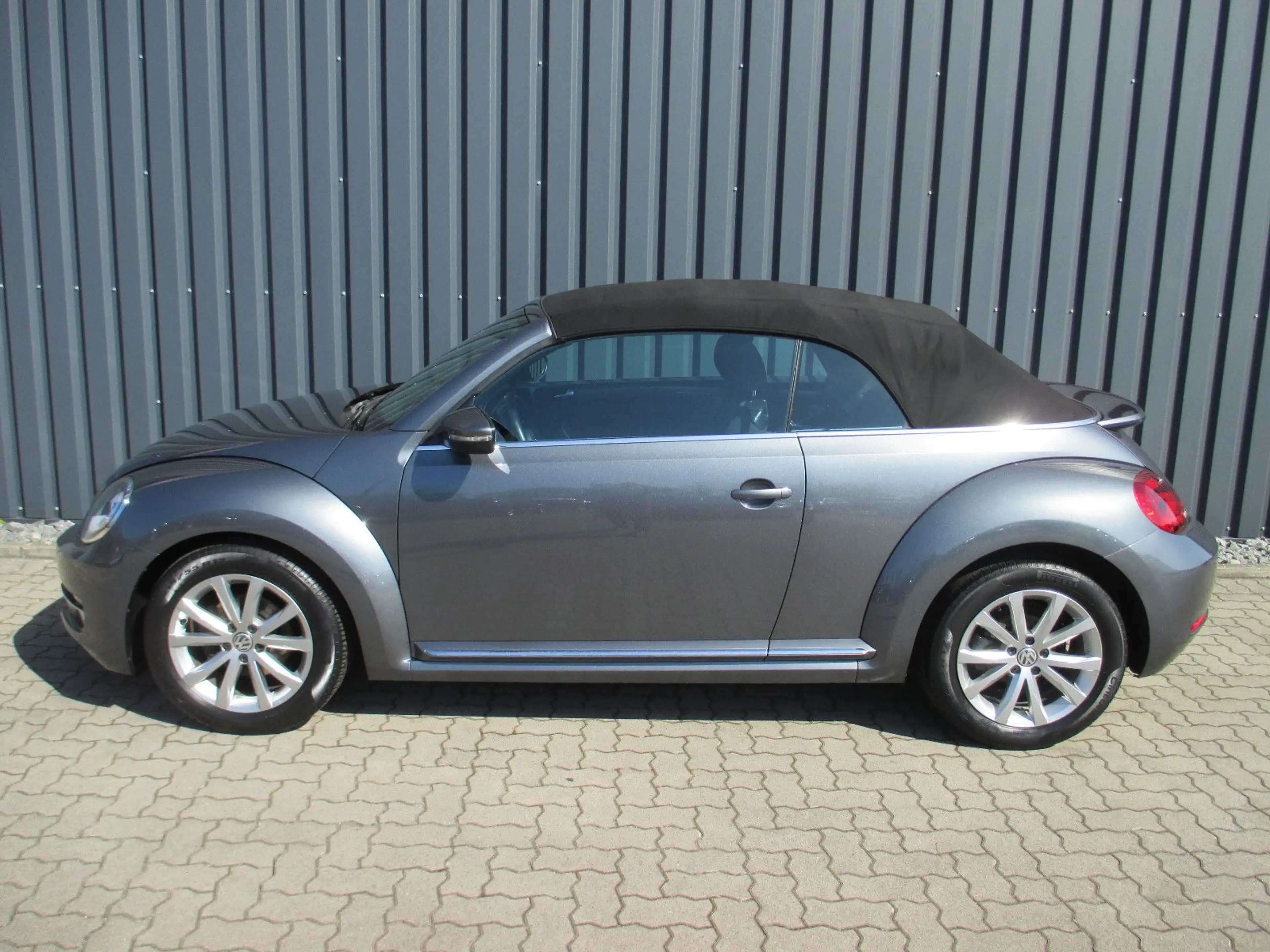 Volkswagen Beetle Cabriolet Design  1.2 77kw 6-Gang,NAVI, — photo 3