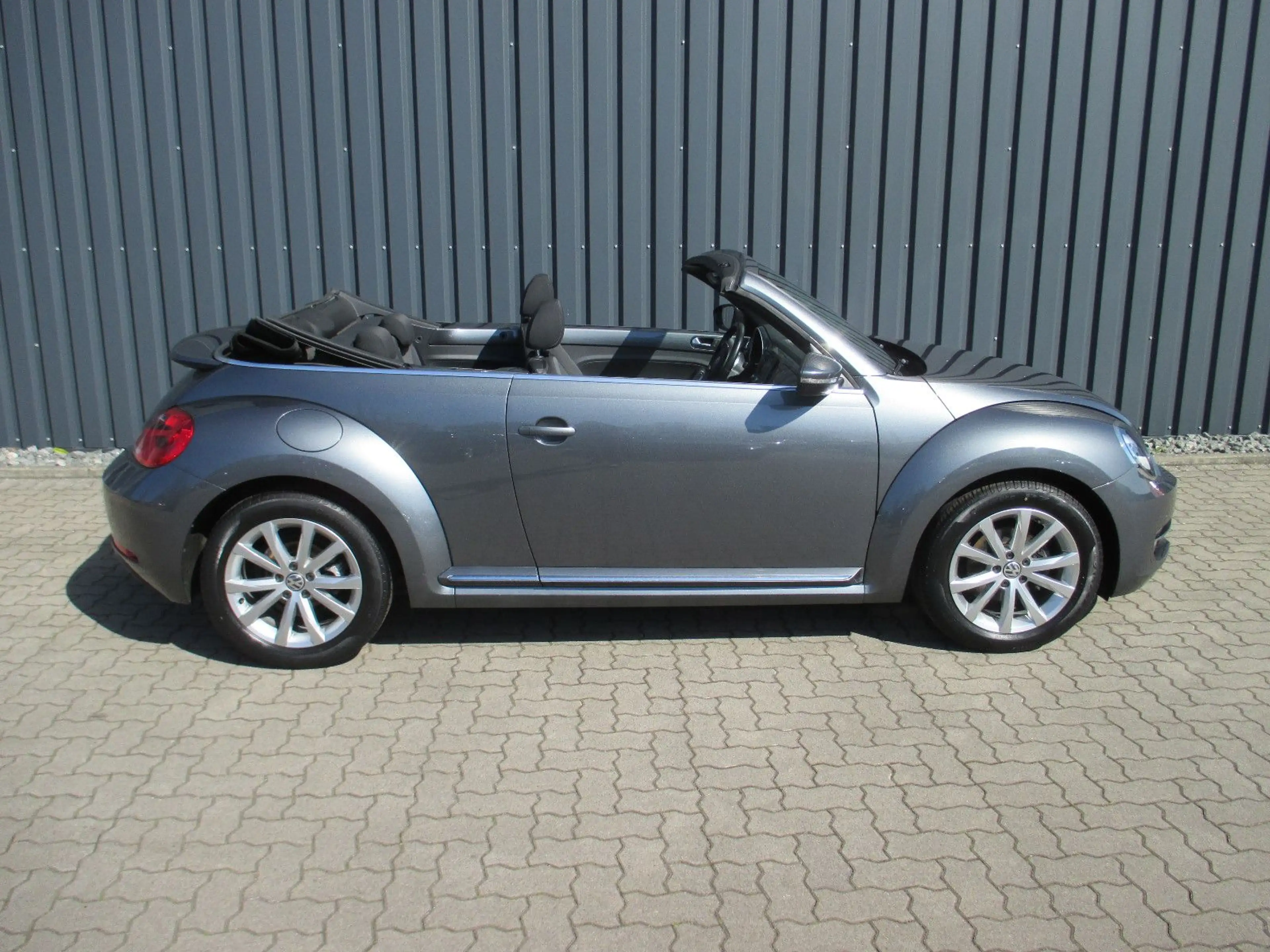 Volkswagen Beetle Cabriolet Design  1.2 77kw 6-Gang,NAVI, — photo 5