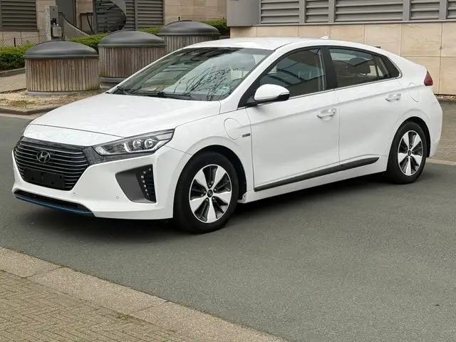 Hyundai IONIQ Ioniq PHEV 1.6 GDi Executive DCT