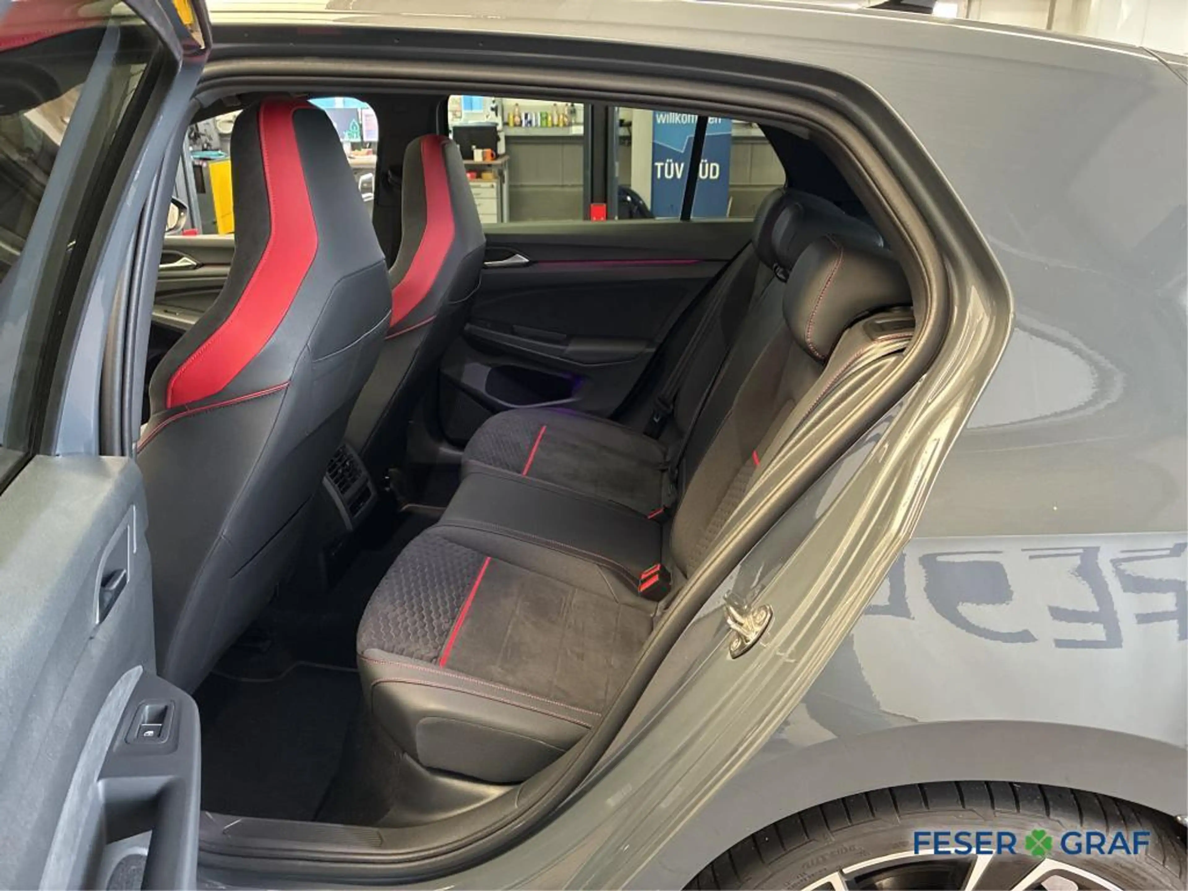 Volkswagen Golf GTI Clubsport DSG Pano Matrix Keyless DCC — photo 8