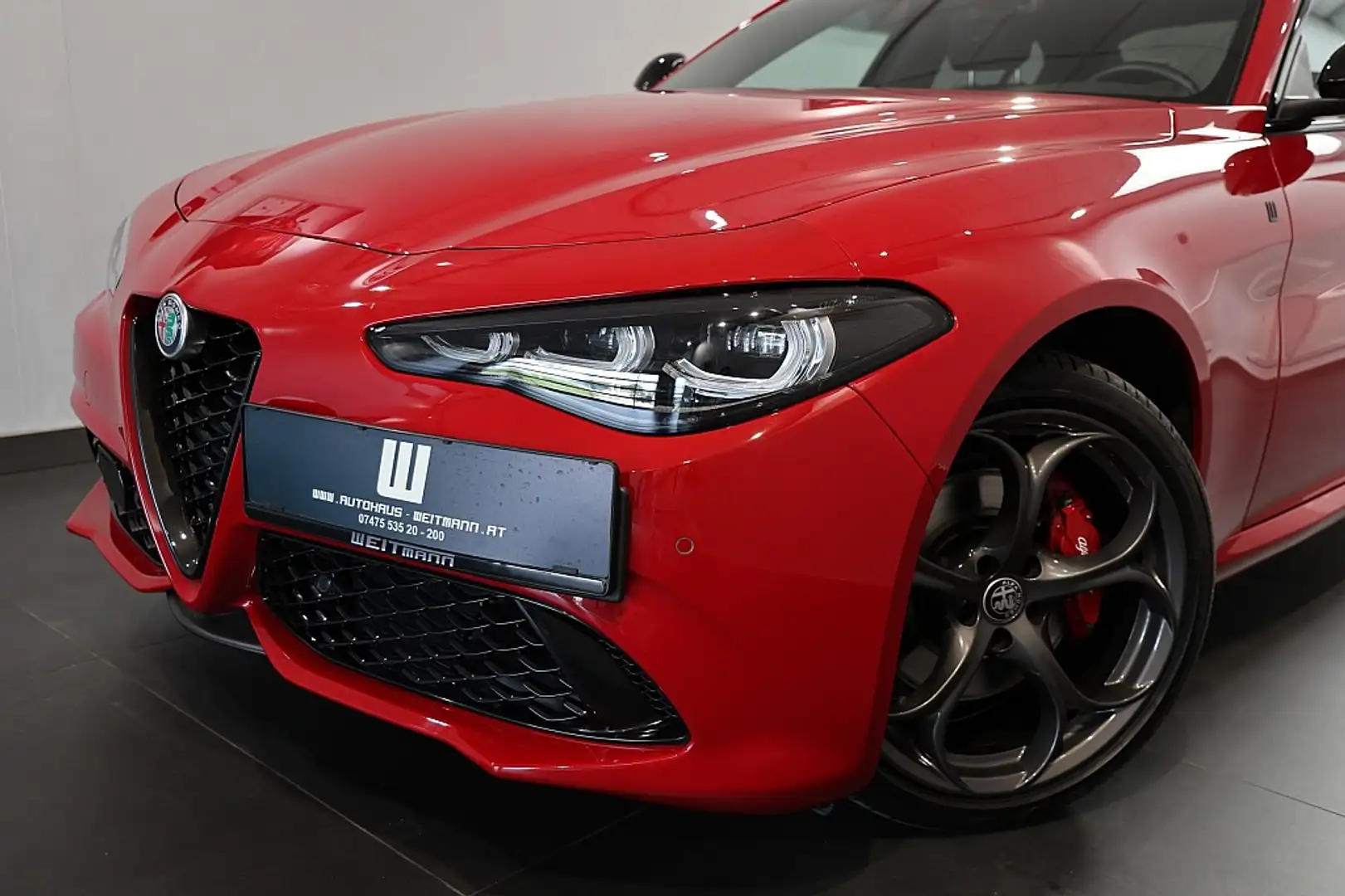 Alfa Romeo Giulia 2.0 16V 280 AT8 Q4 Tributo Italiano Noir - 2