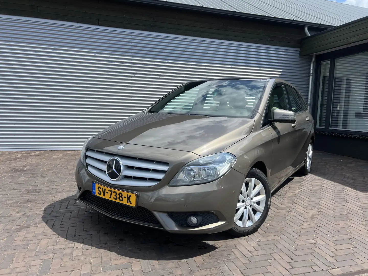 Mercedes-Benz B 180 Ambition Grijs - 1