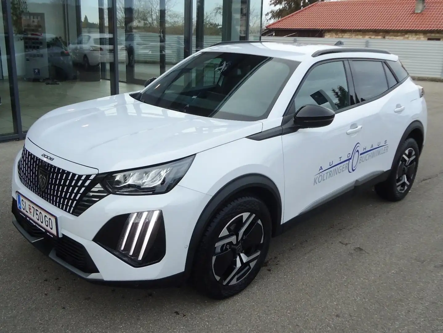 Peugeot 2008 Allure PureTech 100PS Weiß - 1
