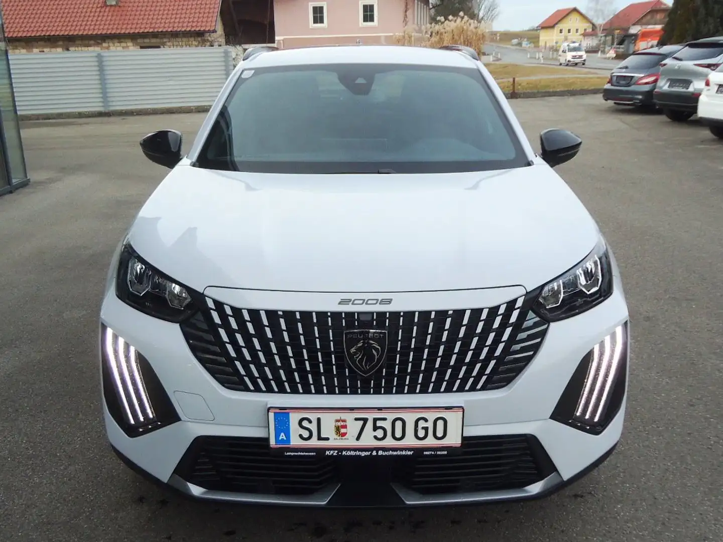 Peugeot 2008 Allure PureTech 100PS Weiß - 2