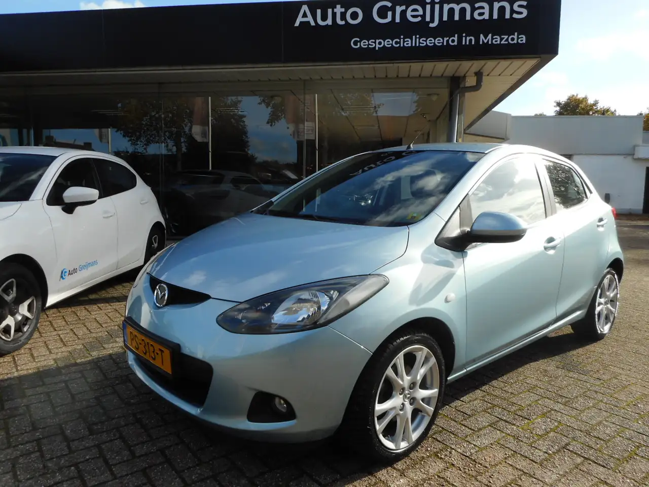Mazda 2