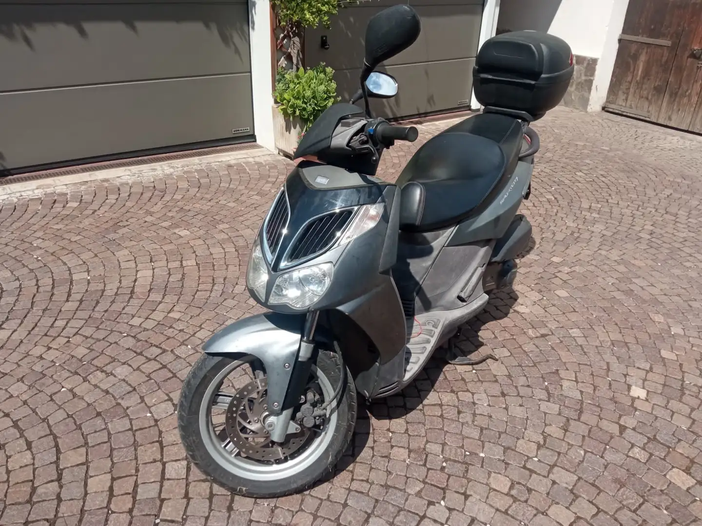 Aprilia Sportcity 200 Grau - 1