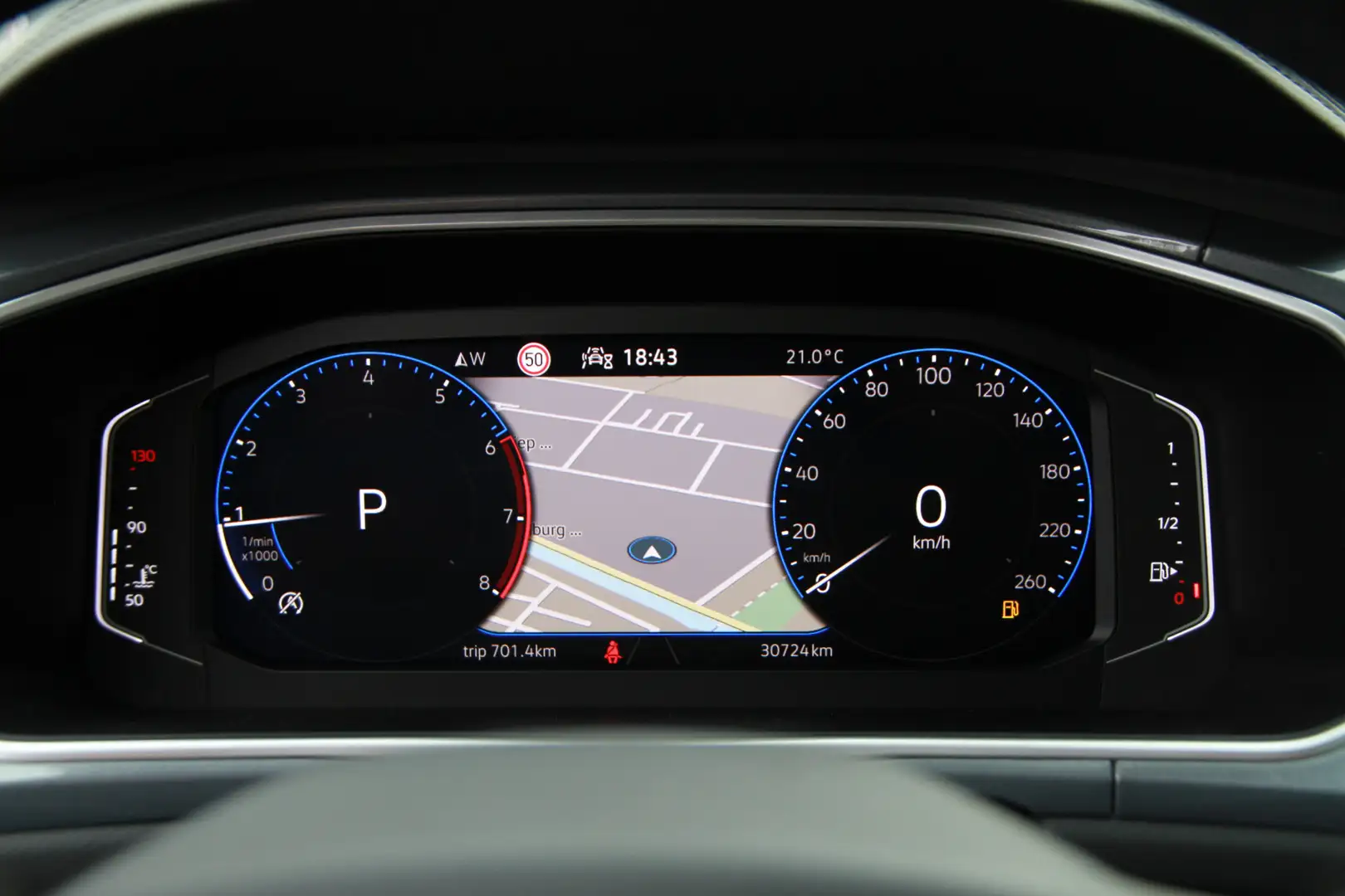 Volkswagen T-Roc 1.5 TSI Life Business Grijs - 2