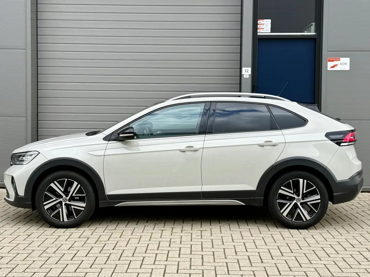 Volkswagen Taigo 1.0 TSI DSG Life Business I.Q|ACC|Carplay Grijs - 2