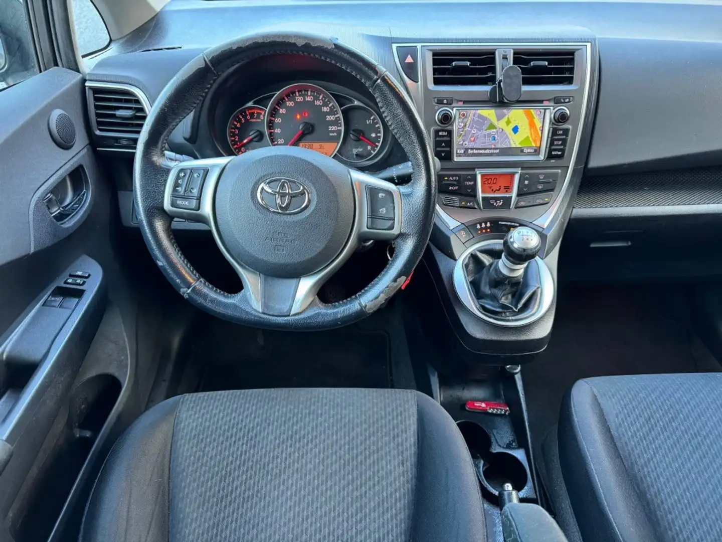 Toyota Verso-S 1.3 VVT-i Aspiration NAVI CAMERA PANORAMA NAP 1STE Gris - 2