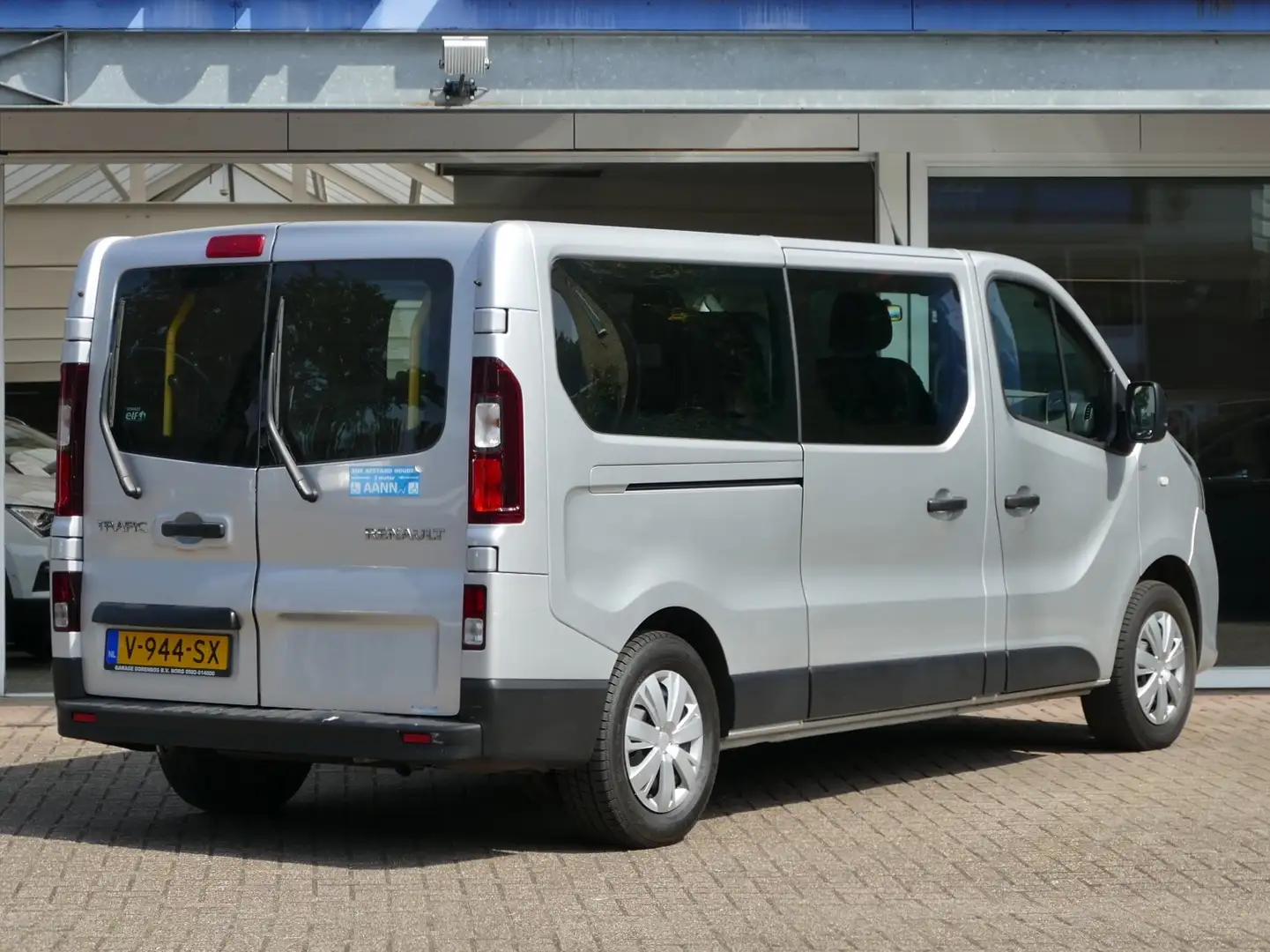 Renault Trafic 1.6dCi T29 L2H1 rolstoellift | airco | all-season- Grijs - 2