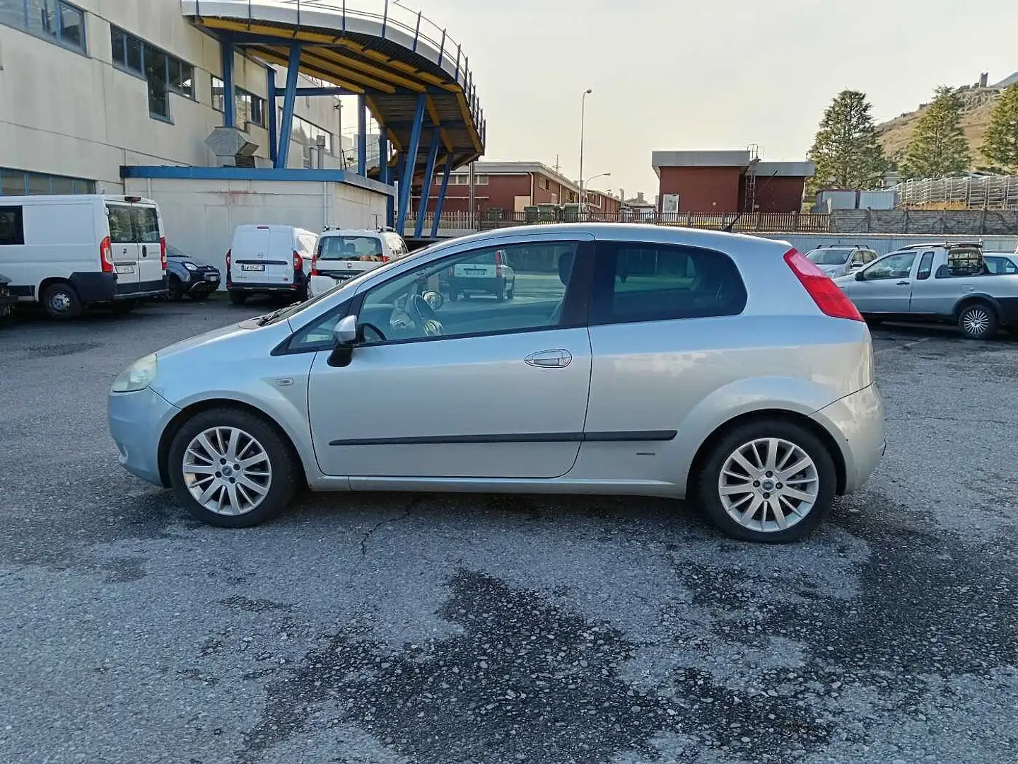 Fiat Grande Punto 1.3 MJT 90 CV 3 porte Emotion Grigio - 2