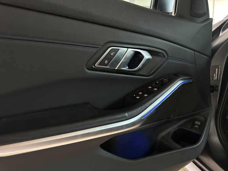 BMW 320 d M-Sport Laser/AHK/HeadUp/Standheizung — photo 15