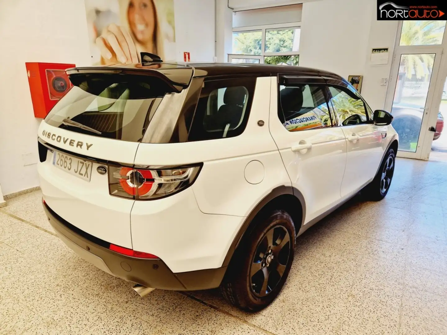 Land Rover Discovery Sport 2.0eD4 HSE 4x2 150 Blanco - 2
