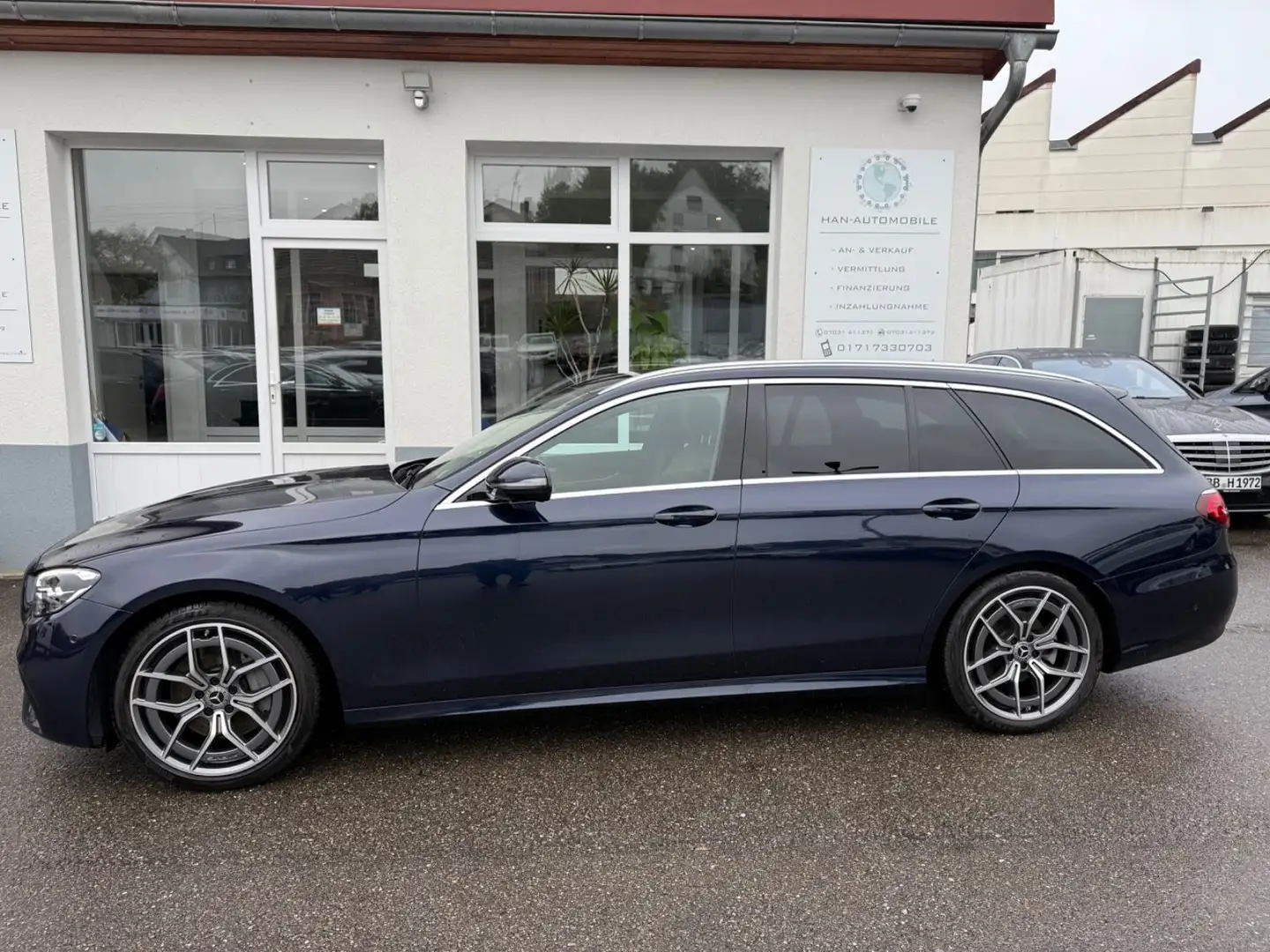 Mercedes-Benz E 220 d T AMG-Line*Media-Display+KeyFree+360°+19 Bleu - 1