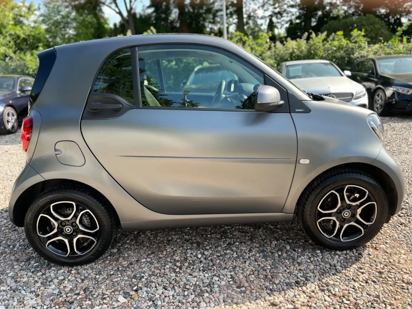 smart forTwo TURBO*PANORAMA*SITZHEIZUNG*NAVI* Grijs - 2
