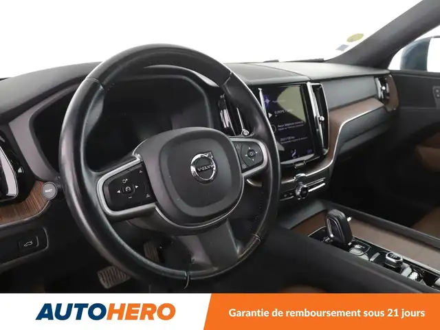 Volvo XC60 view 11