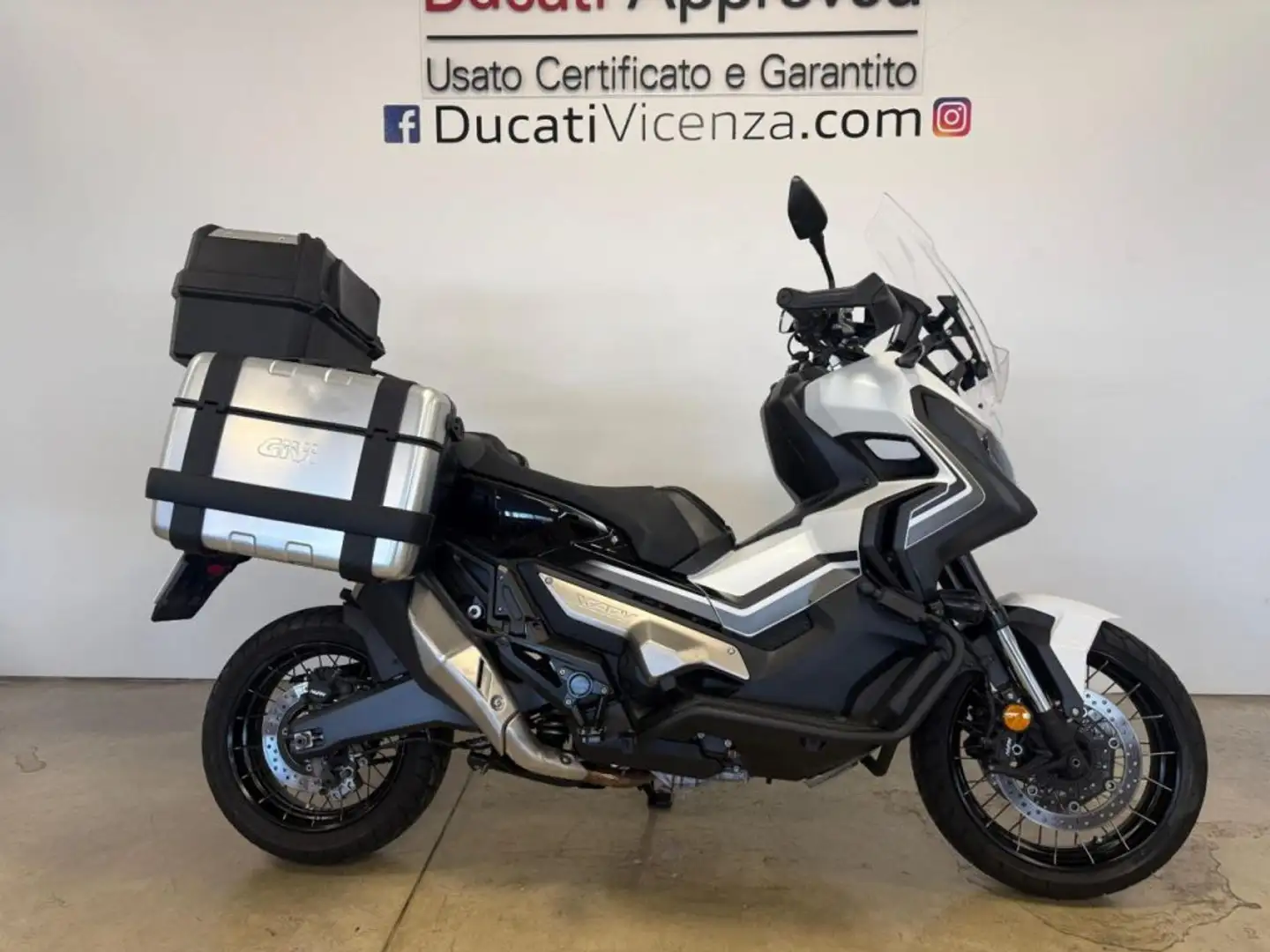 Honda X-ADV 750 DCT WHITE 2019 Bianco - 1