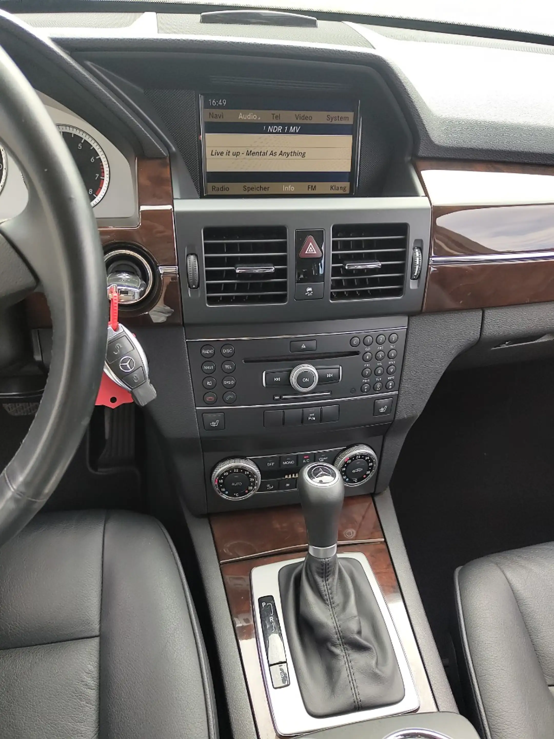 Mercedes-Benz GLK 300 4-Matic (204.981) — photo 15