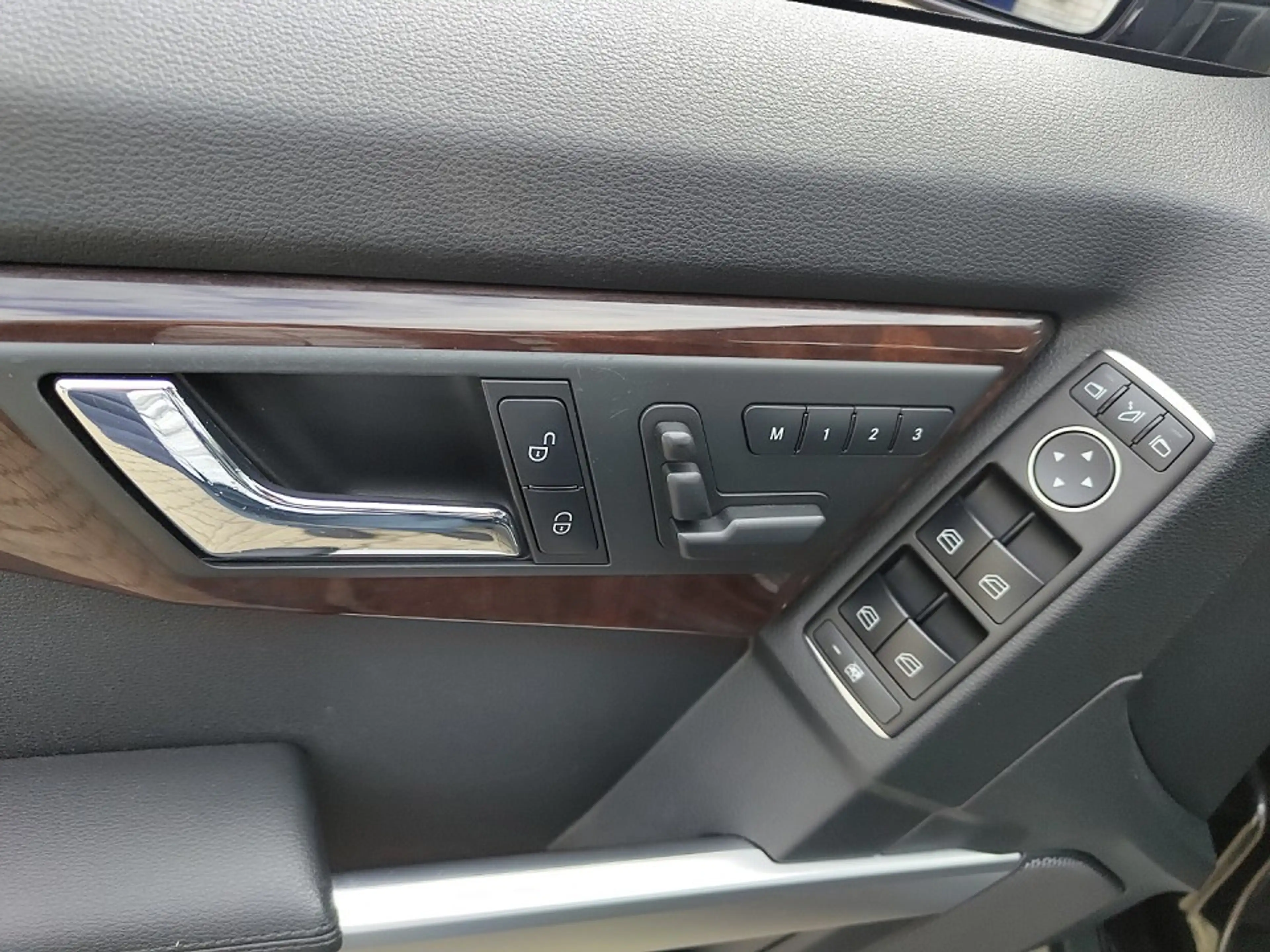 Mercedes-Benz GLK 300 4-Matic (204.981) — photo 12