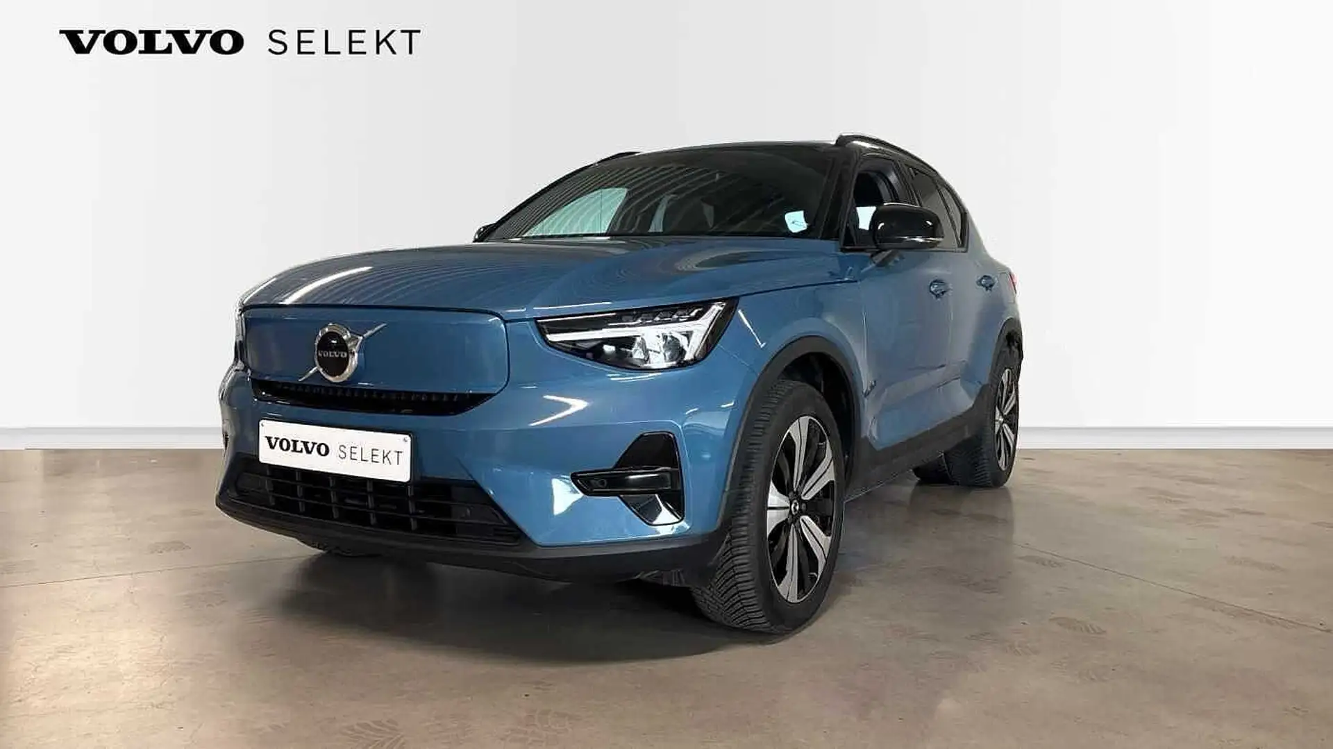Volvo XC40 Plus Single Motor | Wegklapb trekhaak | Zetelverw Blauw - 1