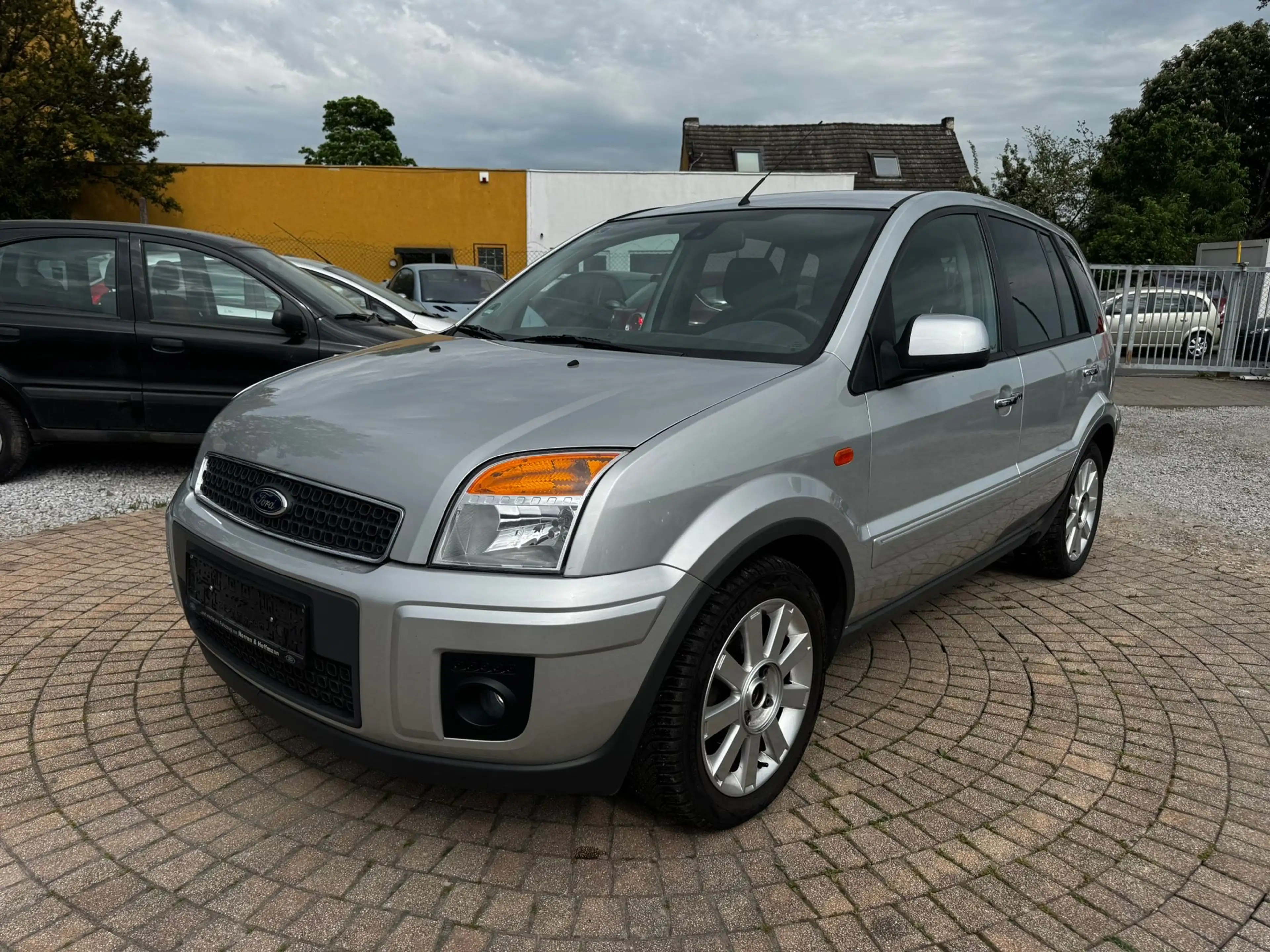 Ford Fusion Plus 1. Hand, im Guten Zustand mit wenig KM !! — photo 2