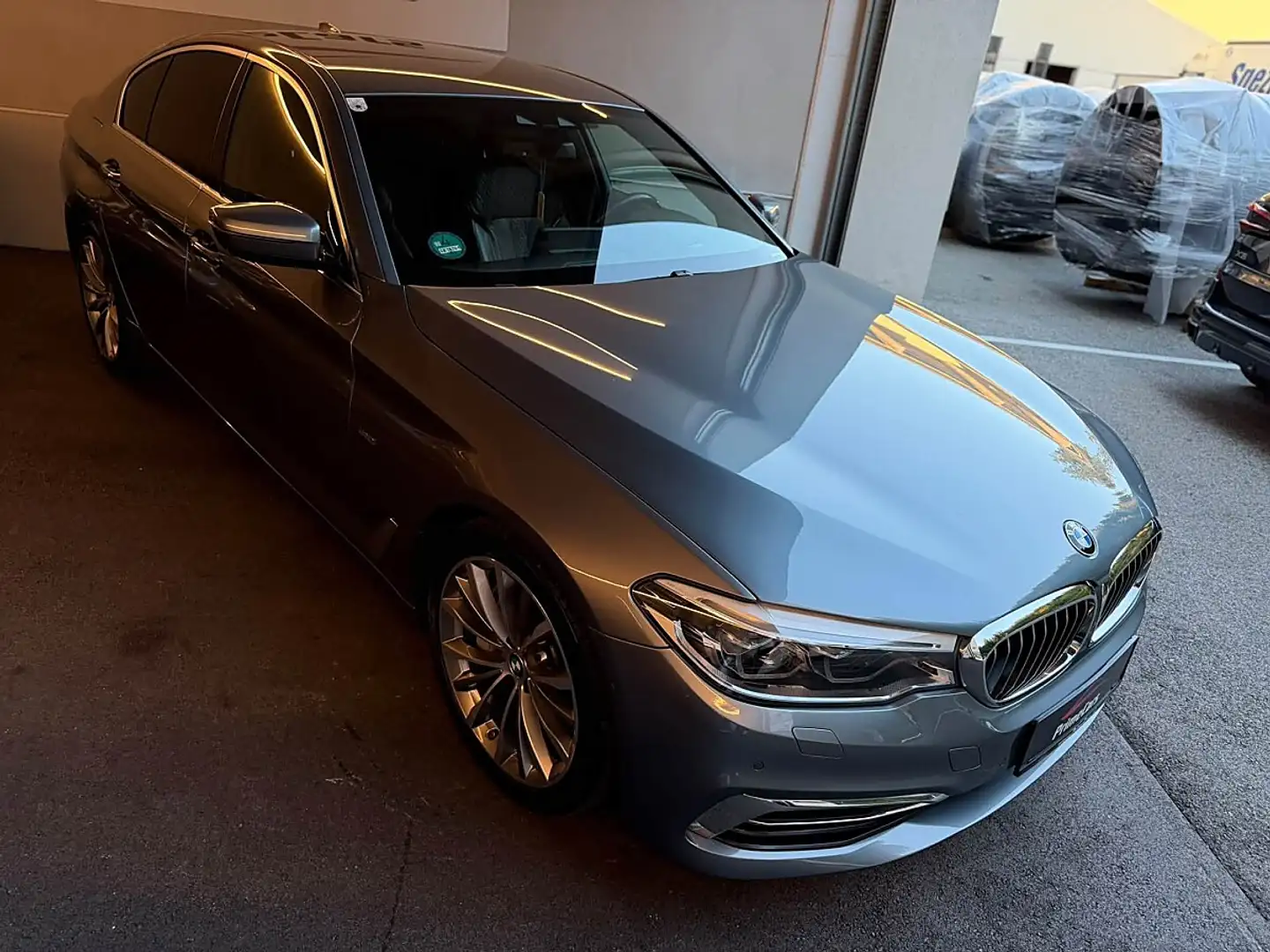 BMW 540 i xDrive Aut./SOFTCLOSE/NACHTSICHTKAMERA/STANDH... Grau - 2