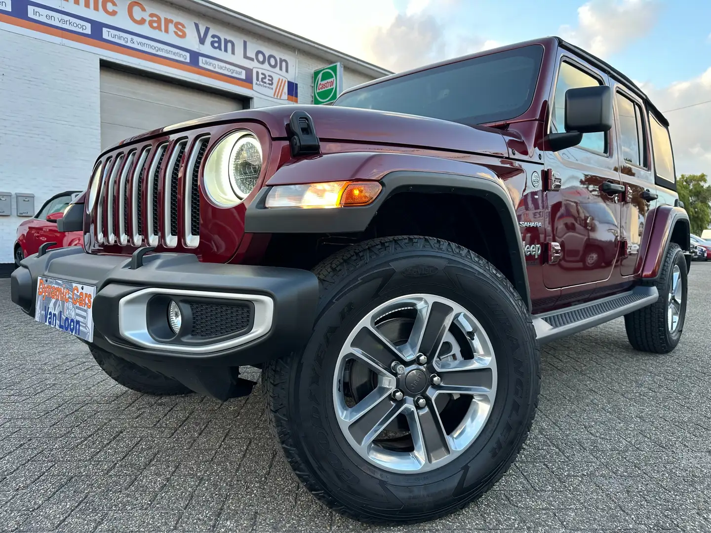 Jeep Wrangler Unlimited 2.0 TGDI Soft AWD Auto, LICHTE VRACHT. Rouge - 1
