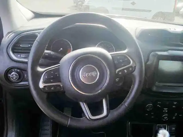 Jeep Renegade view 11