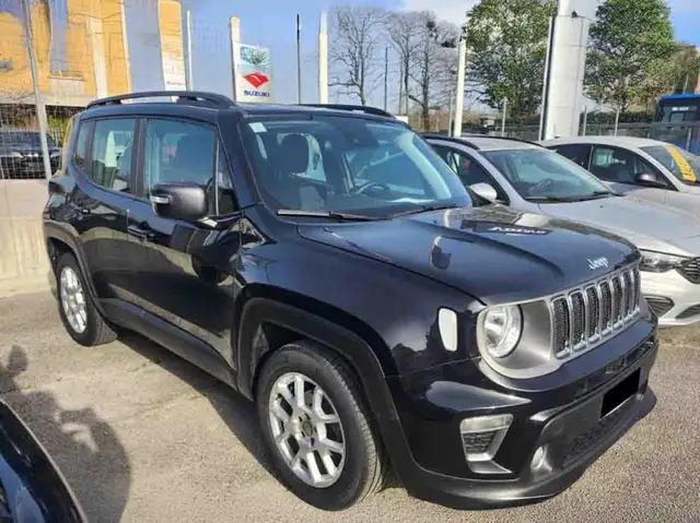 Jeep Renegade view 3