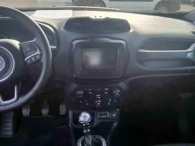 Jeep Renegade view 10