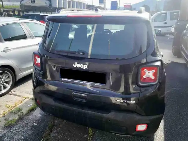 Jeep Renegade view 5