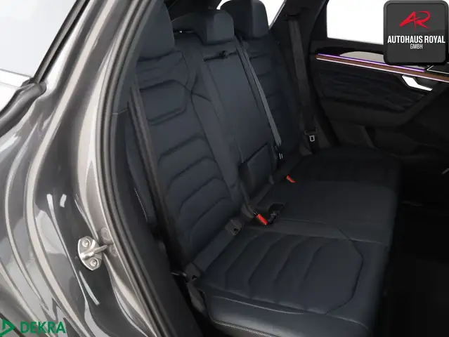 Volkswagen Touareg view 12